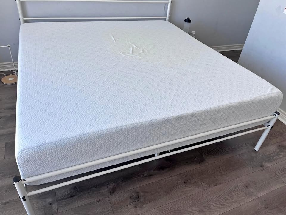 Zinus Gel Infused Green Tea Memory Foam Mattress (King)