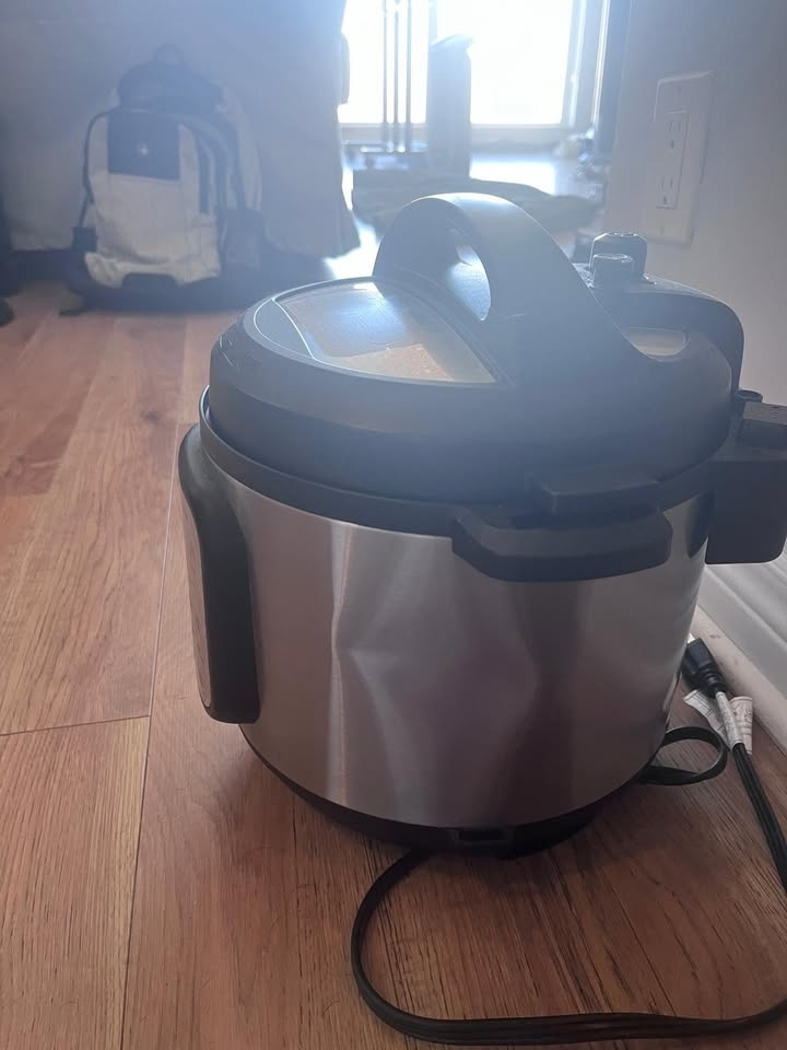 Instant Pot (11 in 1 with Air Fryer) - photo 2