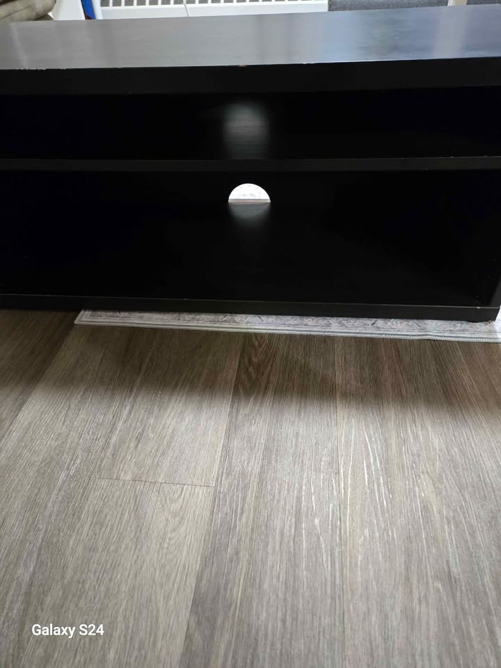Ikea TV stand - photo 2