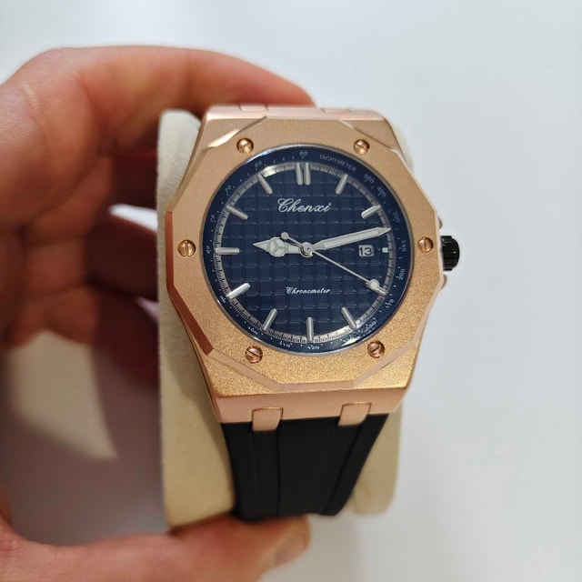 Gold & Black Luxury Designer Style Metal Watch – Brand New!