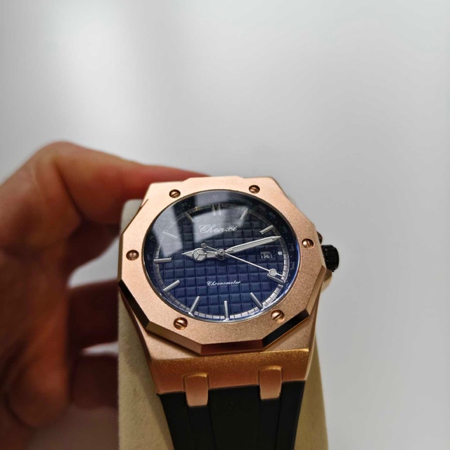 Gold & Black Luxury Designer Style Metal Watch – Brand New! - photo 2