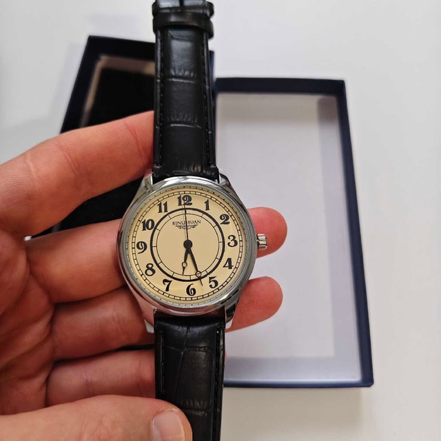 Classic Vintage Style Mens Watch – Brand New in Box! - photo 3