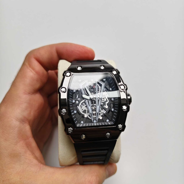 Big Beautiful Piano Black Gloss Men's Metal Watch ⌚