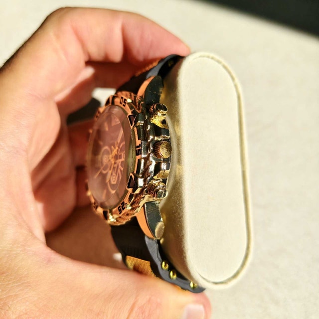 Beautiful Men's Watch - Black & Gold - photo 3