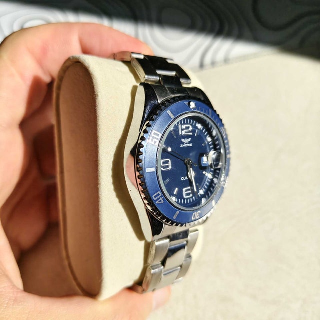 Beautiful Classic Blue Dial Metal Watch - photo 3