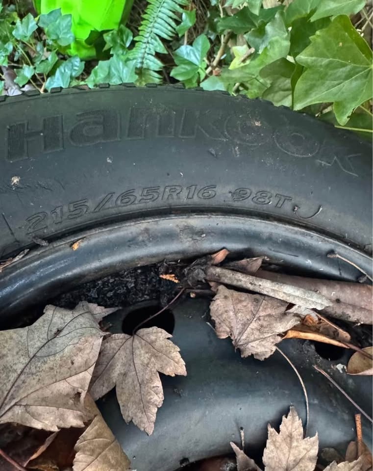 Set of 4 Winter Tires with Rims - photo 3