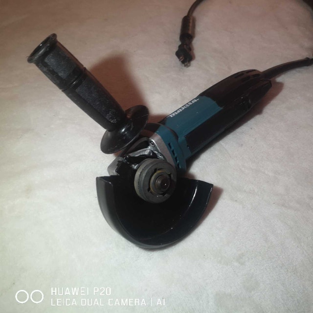 Makita angle grinder for sale 4/12in - photo 3