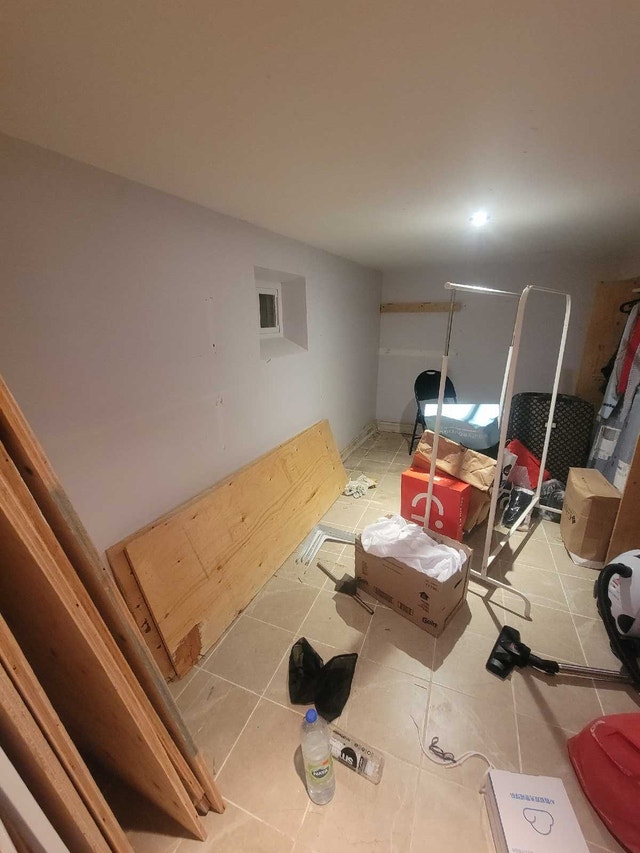 Wood shelf and bracket - photo 2