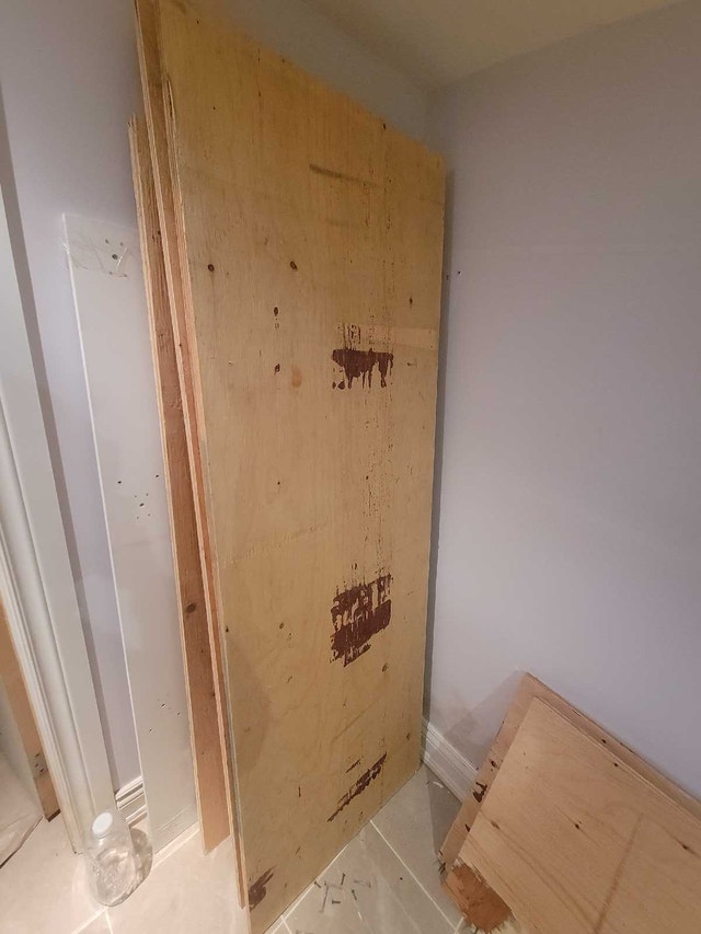 Wood shelf and bracket - photo 4