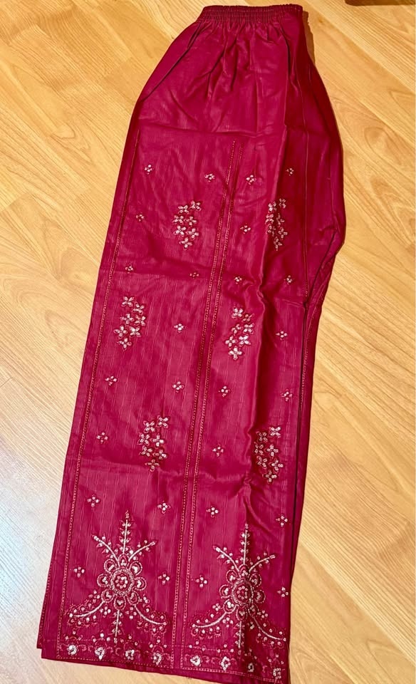Red Embroidered 3-Piece Suit – Brand New | Size Medium - photo 3