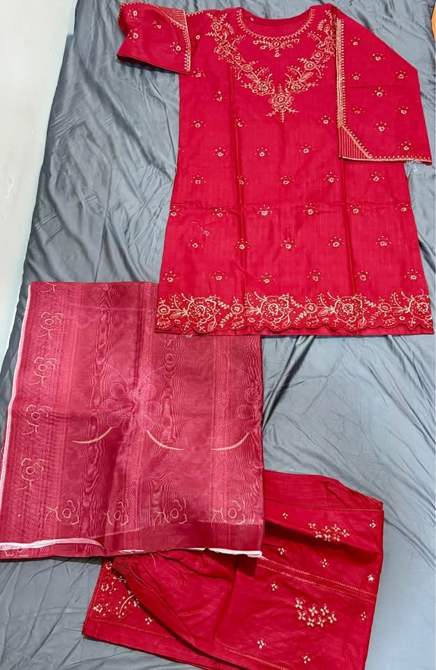 Red Embroidered 3-Piece Suit – Brand New | Size Medium - photo 5