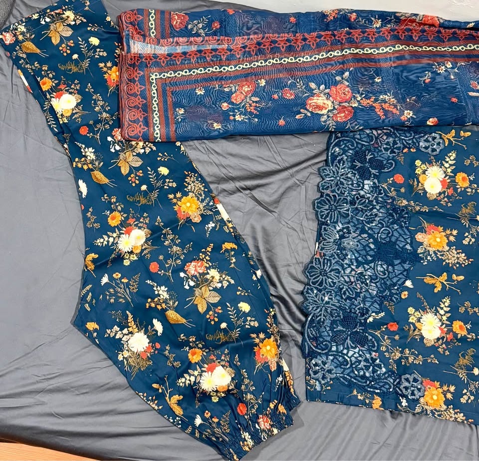 Pakistani 3-Piece Lawn Suit – Embroidered Floral (M/L) - photo 3