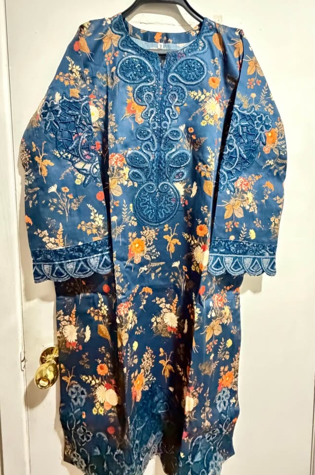 Pakistani 3-Piece Lawn Suit – Embroidered Floral (M/L) - photo 4