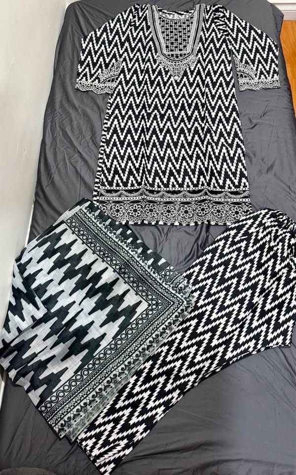 Brand new Pakistani 3-piece suit, size Medium - photo 2