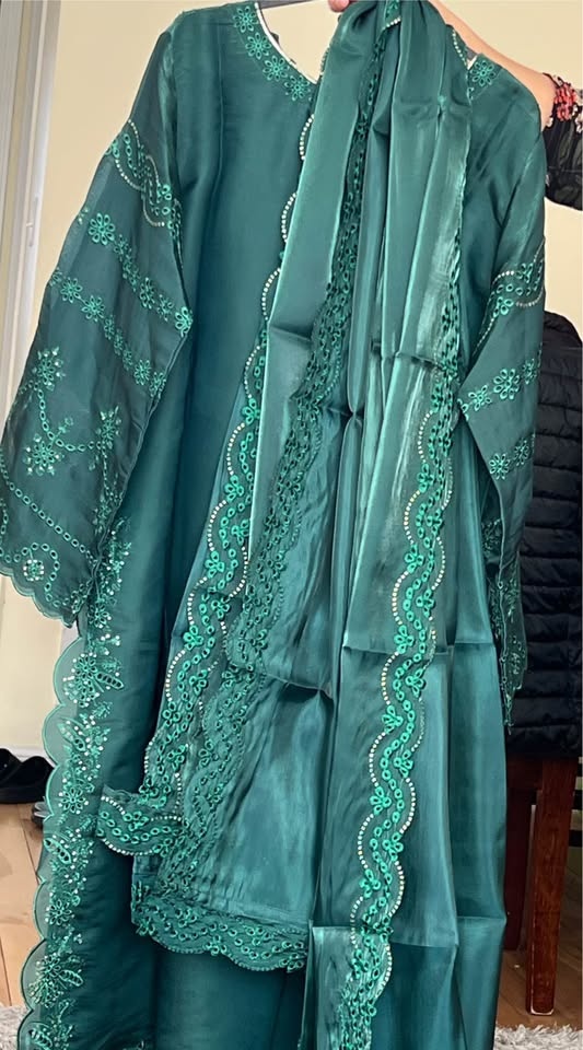 Beautiful Sheesha Silk 3 Pcs Suit with Cutwork & Embroidery - photo 5