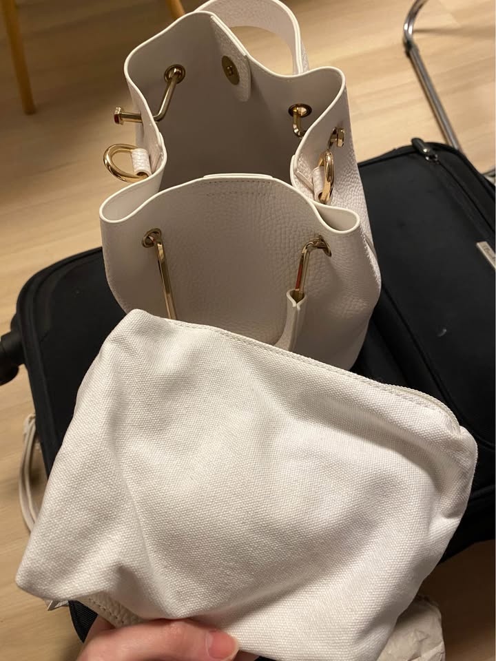 White bag - photo 5