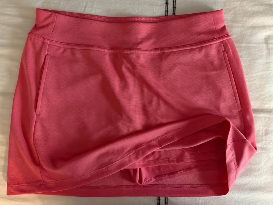 Adorable Ladies Golf Outfit - photo 2