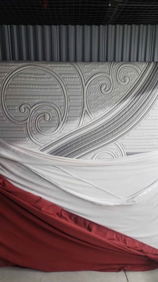 *** KING Mattress *** - photo 2