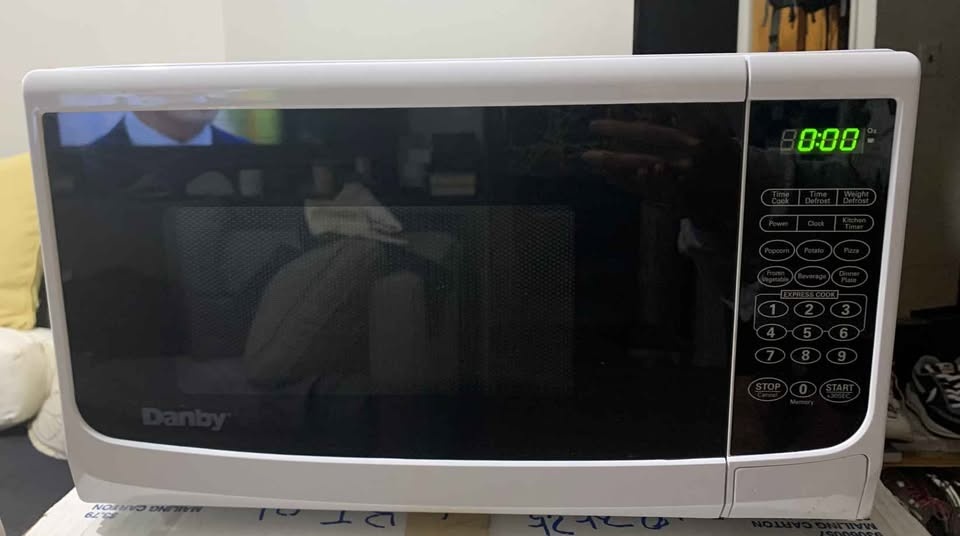 Danby Microwave Oven - photo 2
