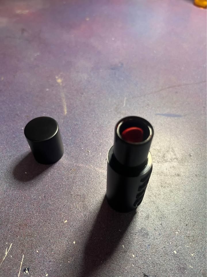 Nars lipstick red - photo 3