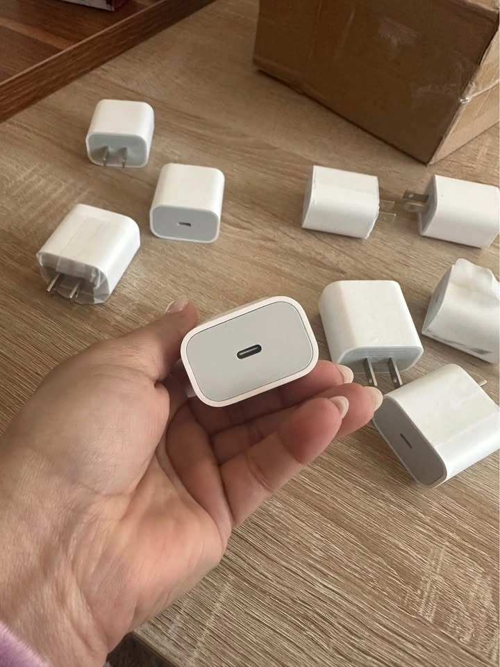 Apple Certified 20W USB-C Fast Charger for iPhone/iPad - photo 2