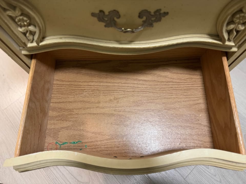 Vintage Beside Table - photo 3