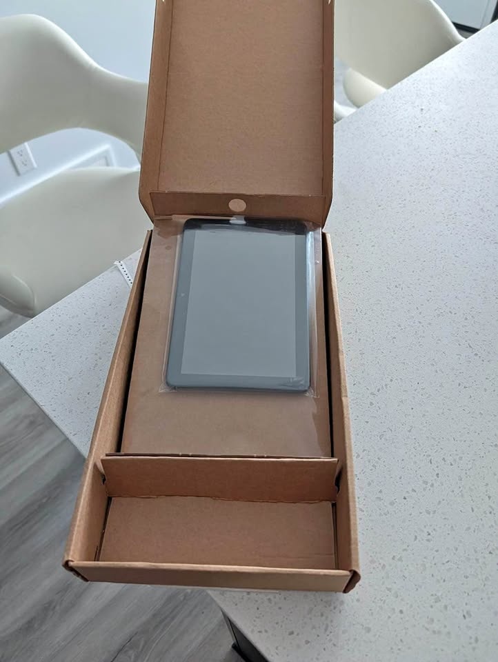 Fire HD8 Tablet with Case