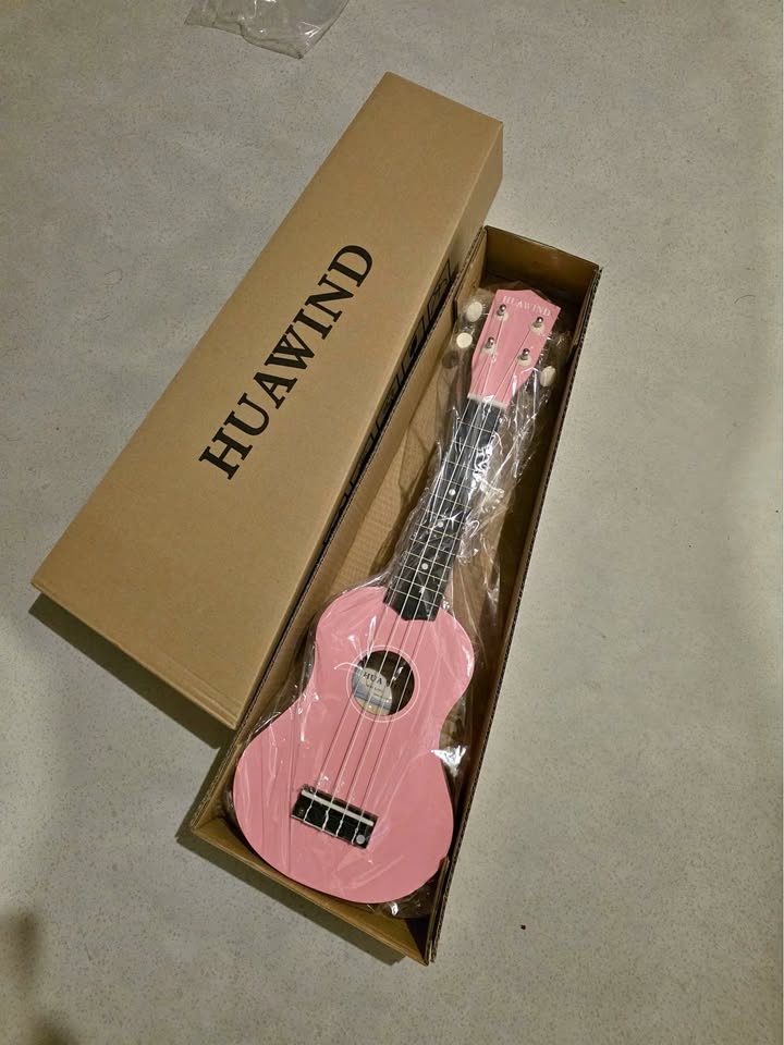 Pink HUAWIND Ukulele