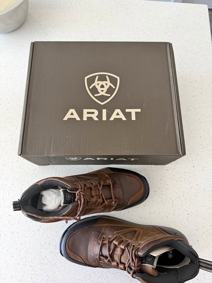 New Ariat Men's Terrain Boots Distressed Brown USA 10