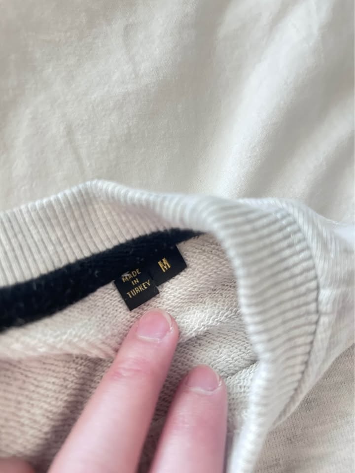 Sweater for fall/winter medium thick - photo 3