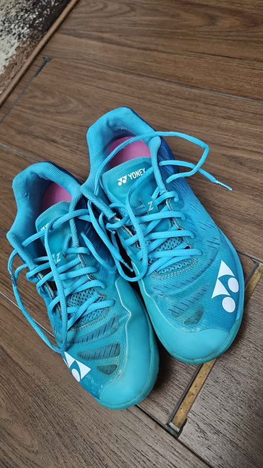 Yonex Power Cushion Aerus Z Shoes - Size 9.5