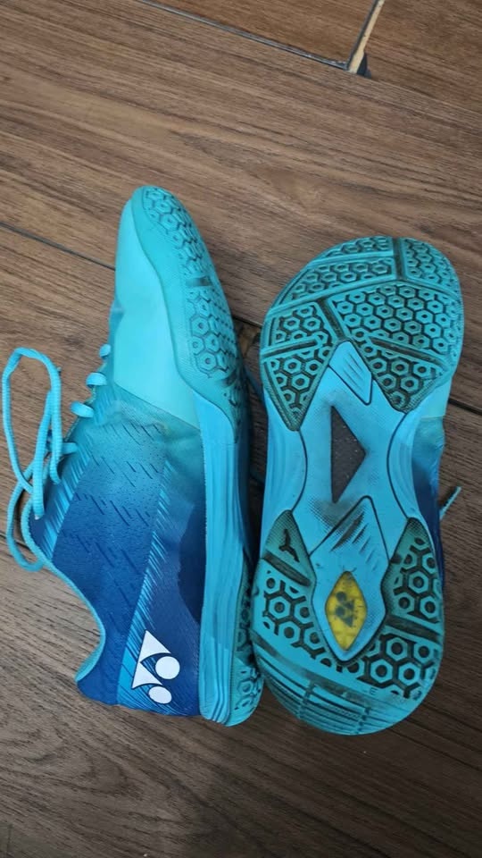 Yonex Power Cushion Aerus Z Shoes - Size 9.5 - photo 3