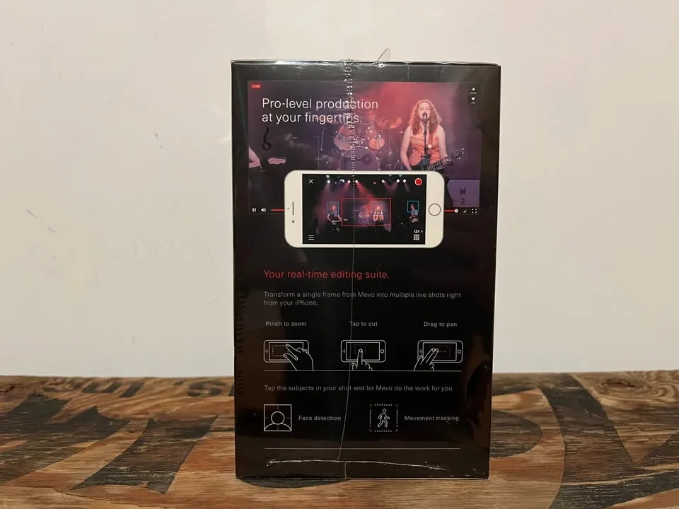 Mevo livestreaming camera / in-box image indicator(3)