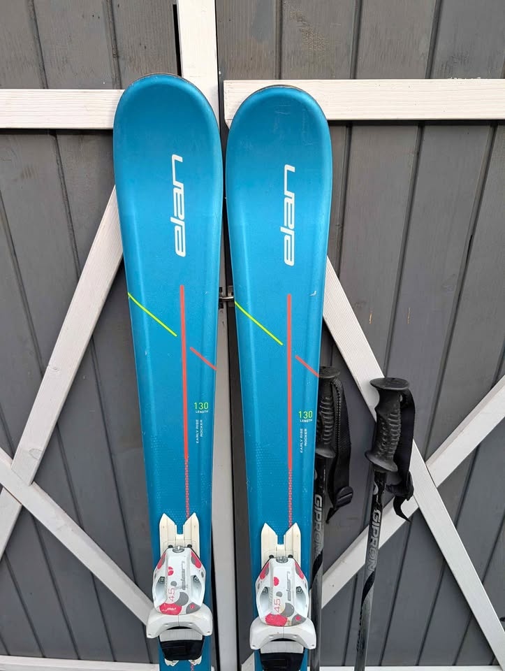 130cm Ski Set: Skis, Boots, Poles, Helmet