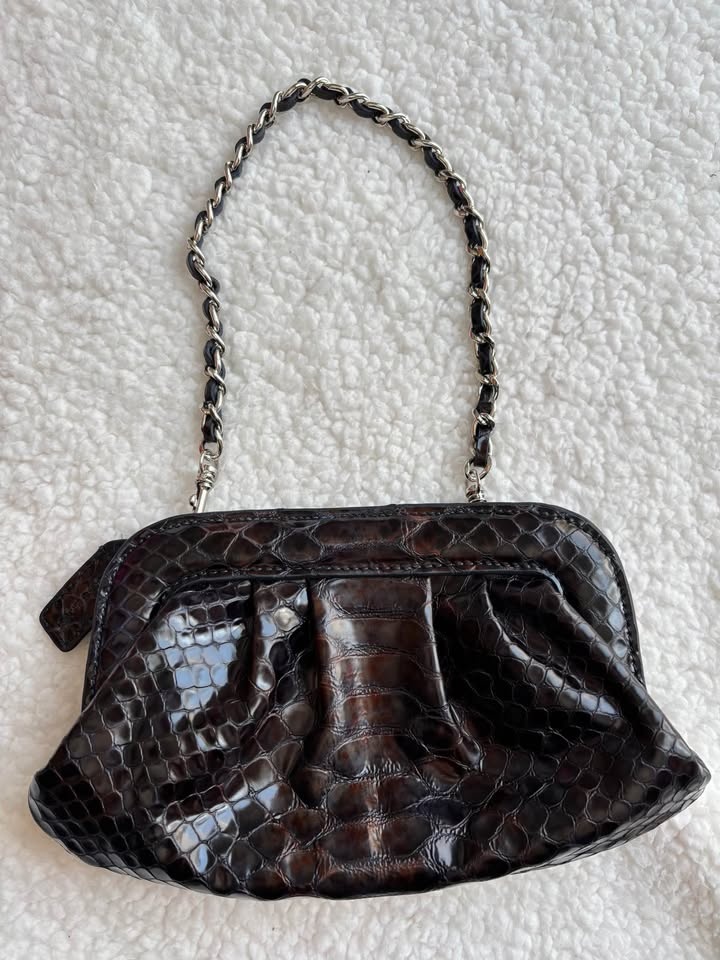 Vintage Danier Black Crocodile Clutch w/ Removable Chain - photo 2