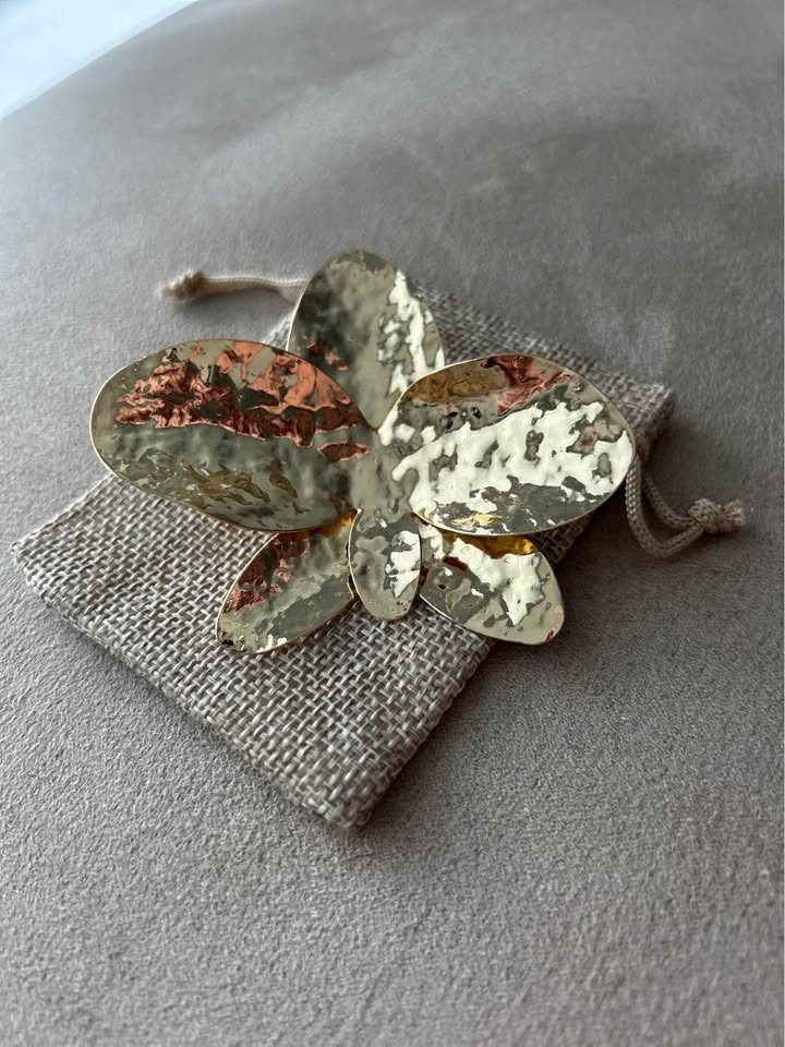 Gold orchid Brooch - photo 3