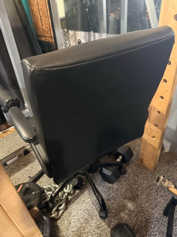 Black Office Chair - photo 2
