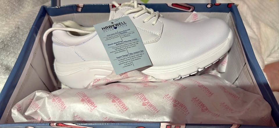 HAWKWELL Nurse Style White Shoes New size 8