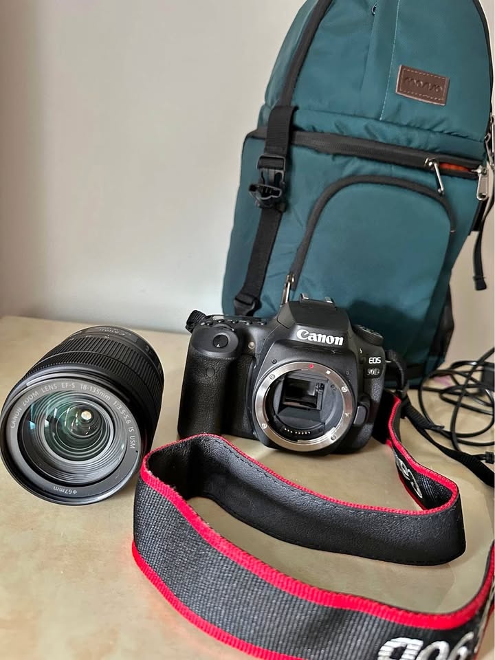 Canon EOS 90D DSLR Camera with 18-135mm Lens