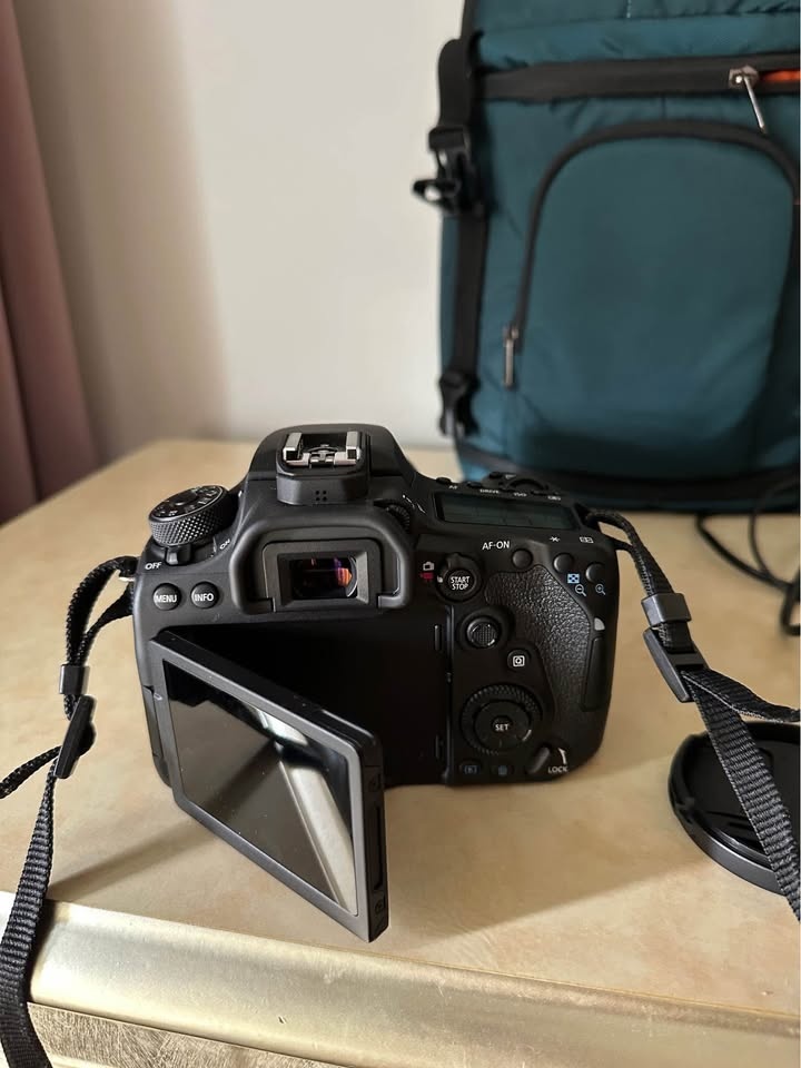 Canon EOS 90D DSLR Camera with 18-135mm Lens - photo 3