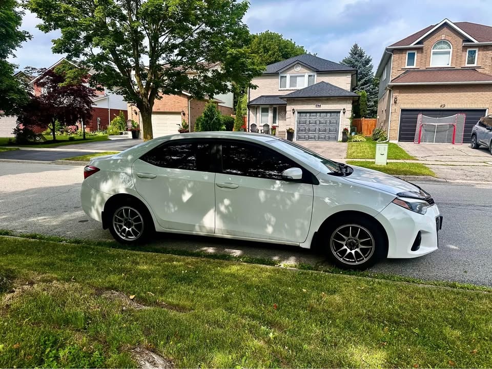 2014 Toyota Corolla S *233k* - photo 3