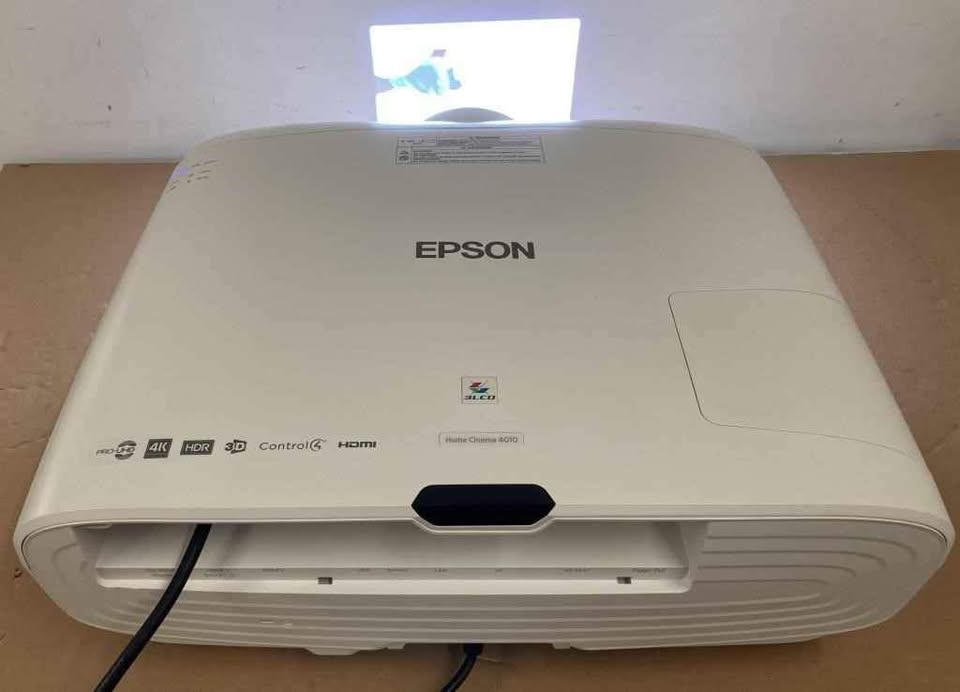 Epson 4010 4k projector - photo 2