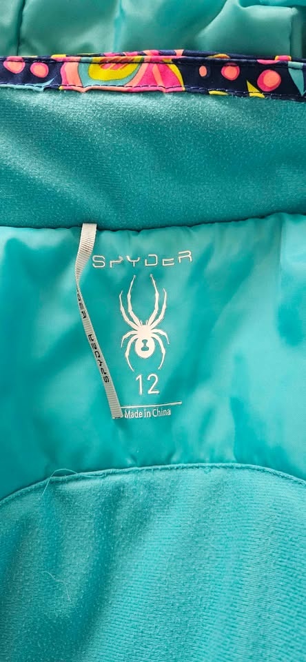 Girl winter jacket size 12 - photo 3
