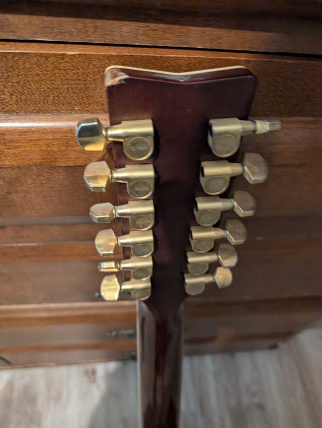 Yamaha 12 String Acoustic Guitar - photo 4