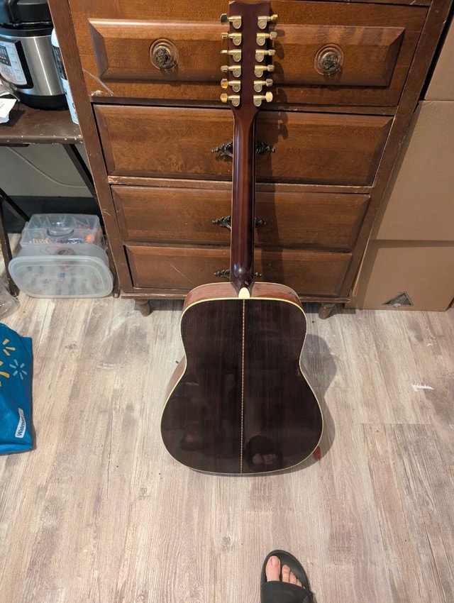 Yamaha 12 String Acoustic Guitar - photo 5