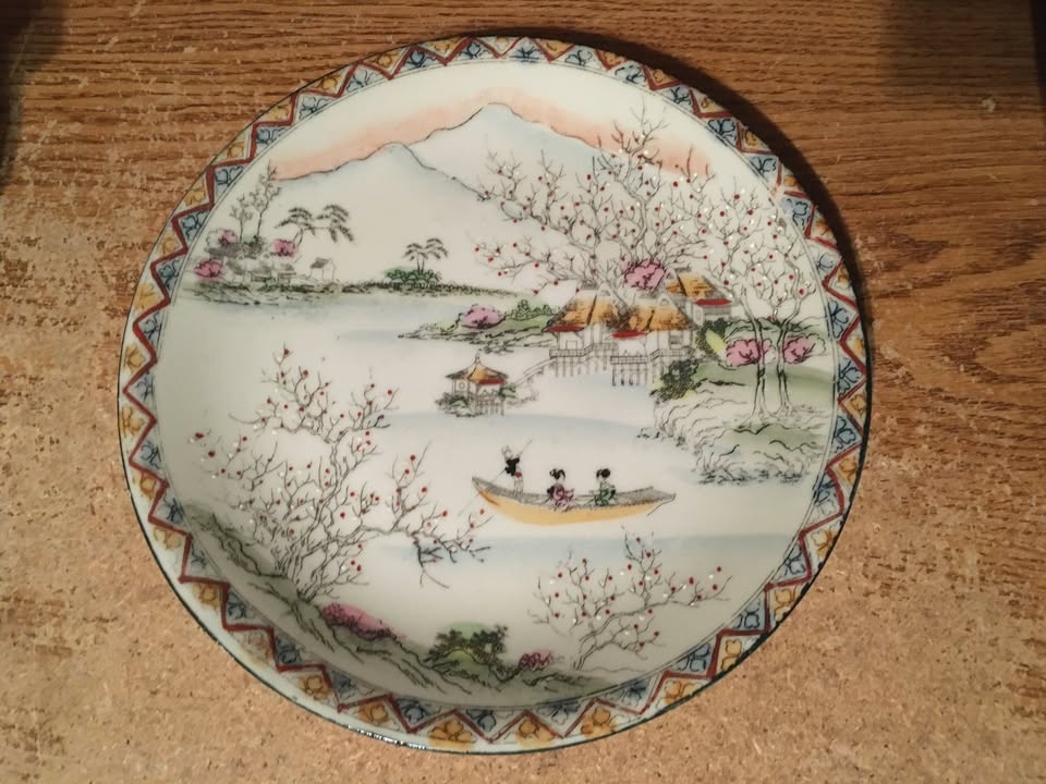 LOT OF 8 JAPANESE CHINESE VASES DISHES TRAY OTAGIRI GEISHA FLOWE - photo 3
