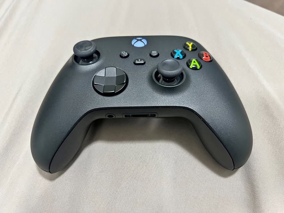Xbox Wireless Controller – Black (Like New, Series X|S)
