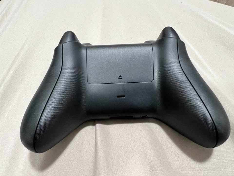 Xbox Wireless Controller – Black (Like New, Series X|S) - photo 3