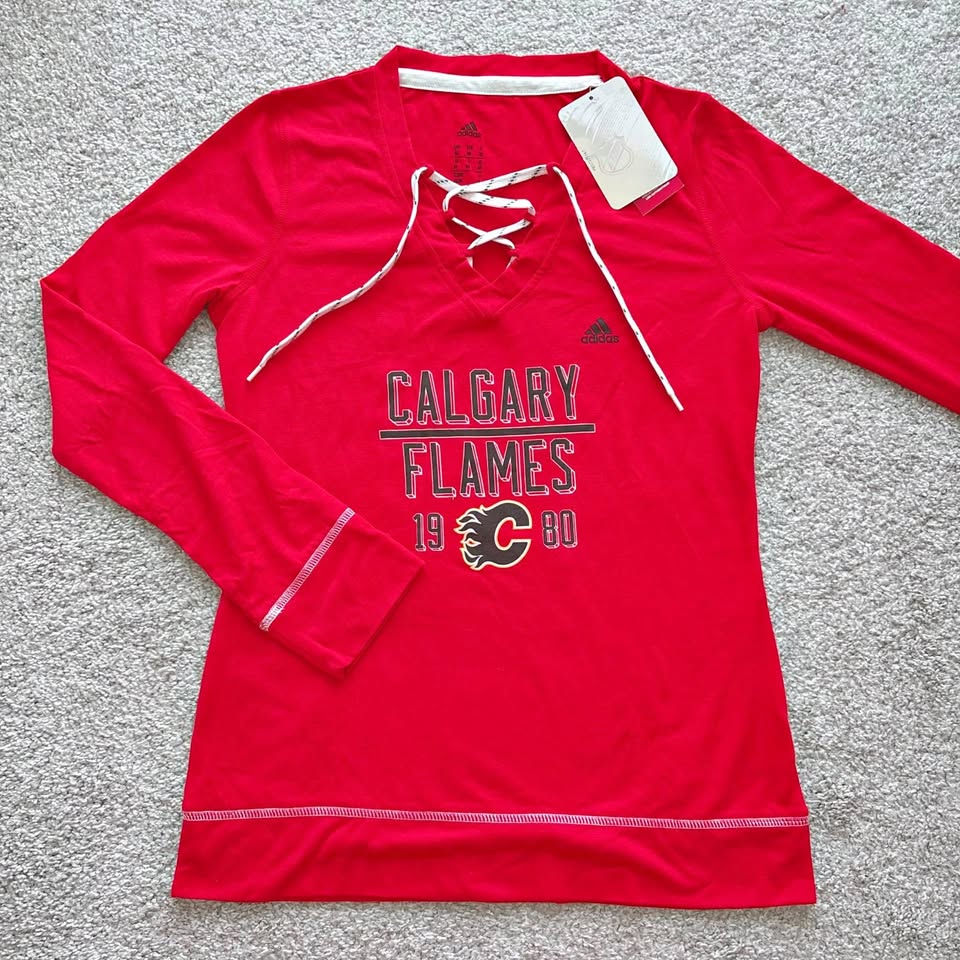New ADIDAS NHL Calgary Flames Top Size M