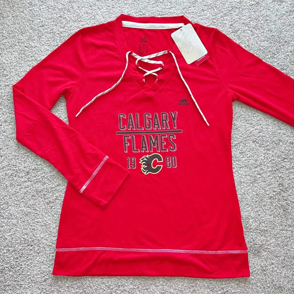 New ADIDAS NHL Calgary Flames Top Size M thumbnail